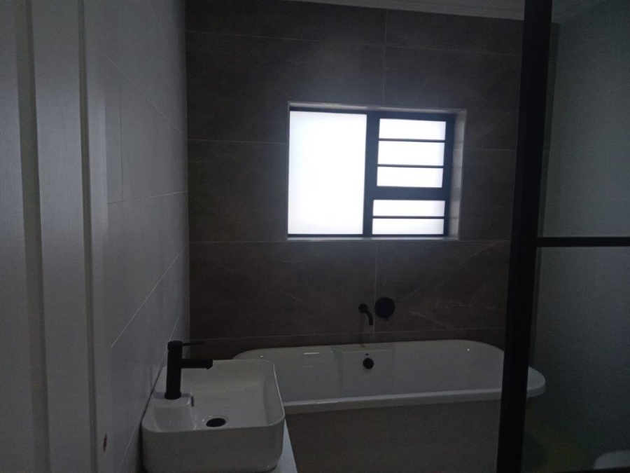 3 Bedroom Property for Sale in Wavecrest Eastern Cape